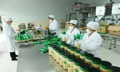 去年,榮縣外出務(wù)工25萬余人,掙了49億多